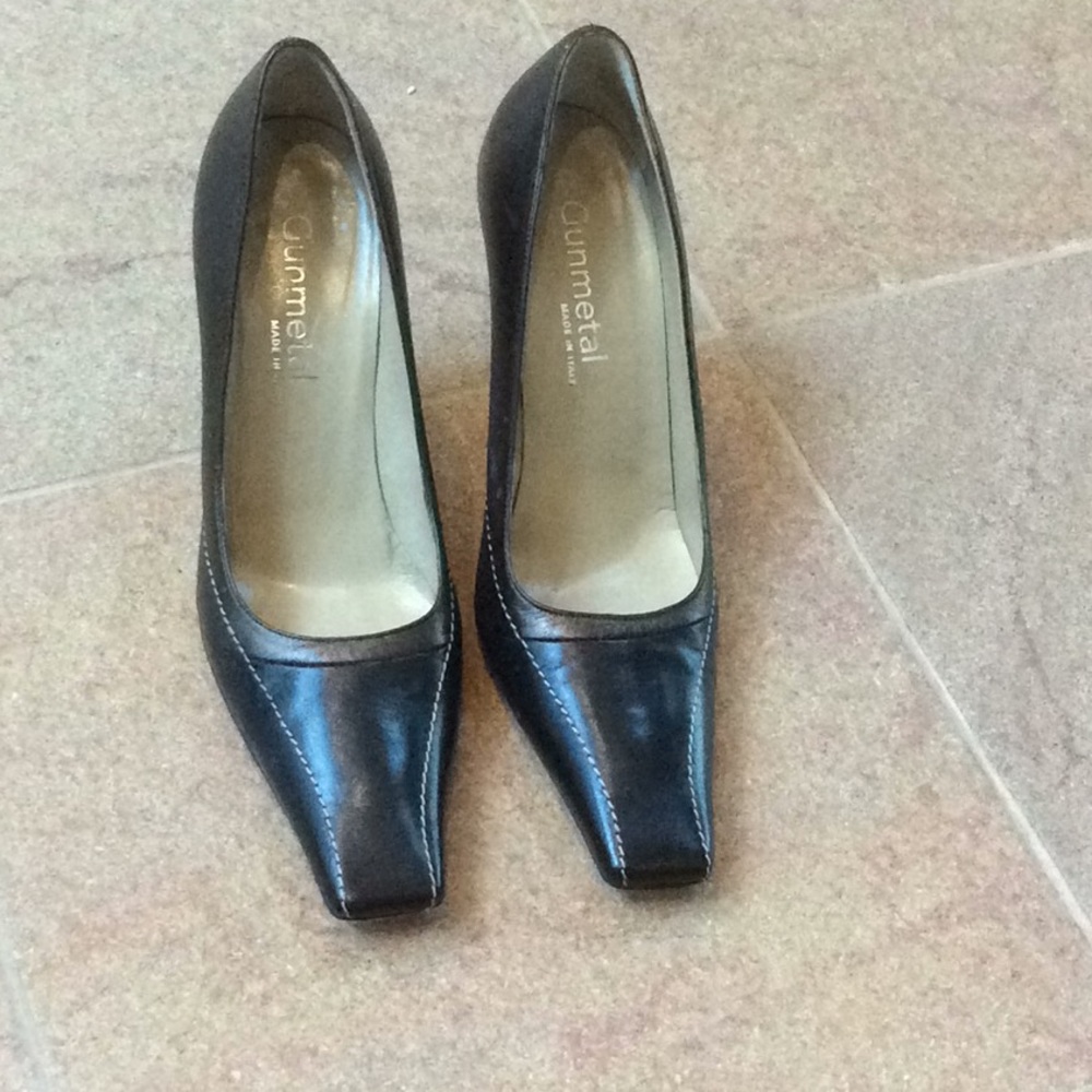 Gunmetal Metallic pumps